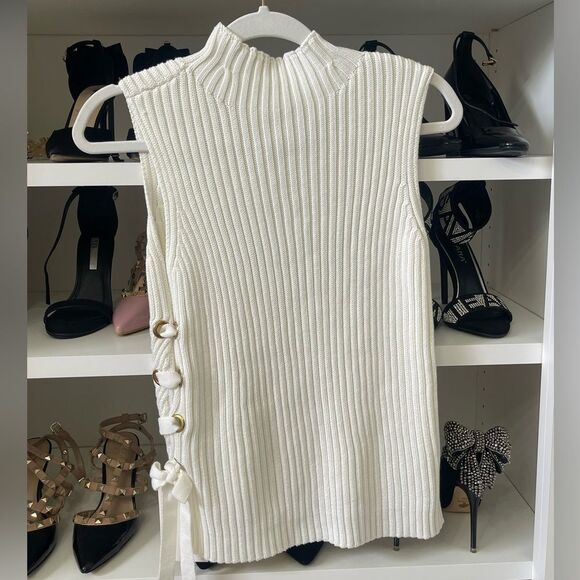 NWT SLEEVELESS SWEATER TOP Size Small - Picture 2 of 10